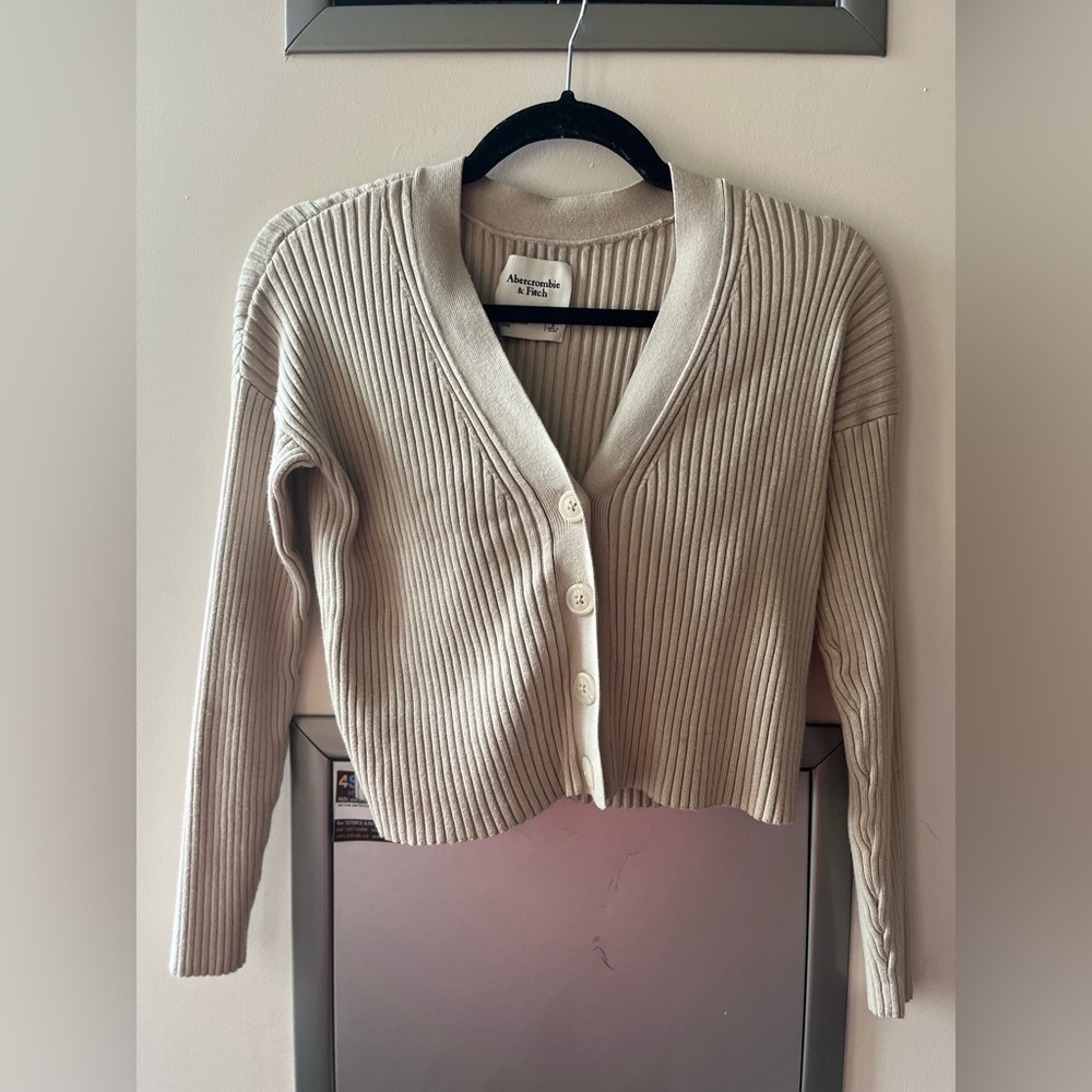A&F Wide Ribbed Cardigan - Picture 2 of 7